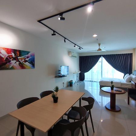 Marina Island Lumut Homehotel Eksteriør billede