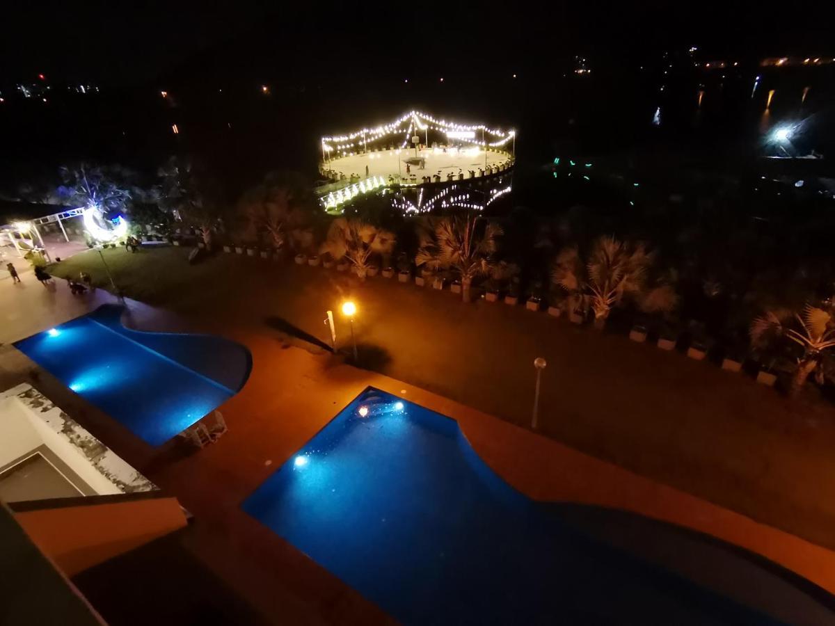 Marina Island Lumut Homehotel Eksteriør billede