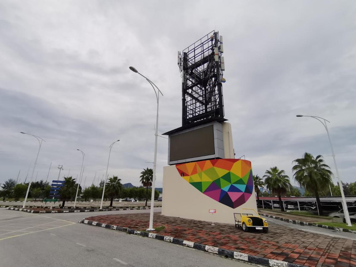 Marina Island Lumut Homehotel Eksteriør billede