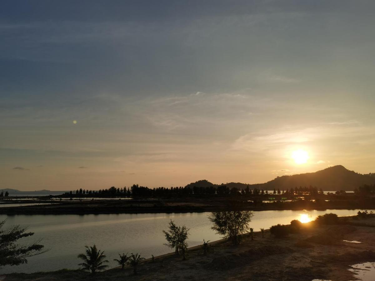 Marina Island Lumut Homehotel Eksteriør billede